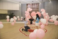 在医护团队见证下 “糖友”甜蜜求婚成功