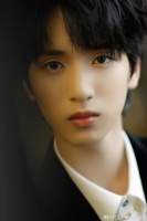 严浩翔方回应直播争议:版权问题因由平台方负责