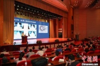 张文宏：全球疫情仍处紧张态势 中国经验关键在全民配合和科学防控