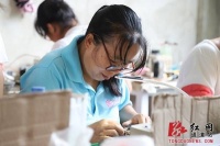 通道：“微车间”遍乡里 幸福在家门口