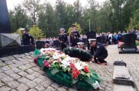 “库尔斯克”号核潜艇沉没20周年，俄罗斯多地举行纪念活动