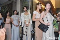 罗霈颖冥诞好友放电音跳舞：用她喜欢的方式怀念