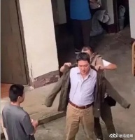 冯绍峰小肚腩凸显疑发福？晒健身房帅照这样回应