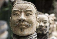 ​兵马俑中有一张诡异的脸，专家无法解释，如今被禁止出国展览