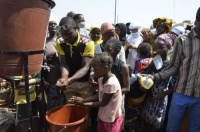雷声大雨点小，美国说好的抗疫援助在哪呢？
