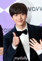 陆星材光复节敬礼画面曝光 网友惊：瘦了很多！