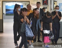 罗霈颖遗体火化 Makiyo泪崩喊：快跟佛祖走