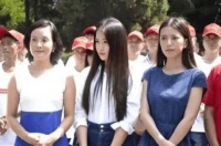 中国好莱坞现状：姿色出众的群演随处扎堆，为成名苦苦蹲守一旁