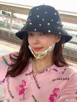 张雨绮晒元气自拍 备战《乘风破浪的姐姐》决赛