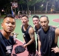 陈建州晒与友人打球照，41岁霍建华瘦身明显，39岁余文乐显沧桑