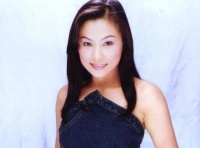 演艺圈最狠女演员，亲手把妈妈弟弟妹妹送进监狱，却获得网友点赞