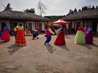 中国朝鲜族民俗园：载歌载舞 尽显传统文化要素