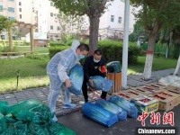 青年志愿者为抗“疫”增添温暖和爱心