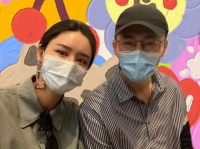 林峯娇妻张馨月晒七夕礼物 与老公甜蜜合影秀恩爱