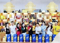 黔坤酒业：影视演员张世玉为习酒黔坤题字“醉美中国朗朗黔坤”