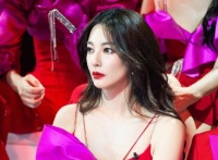 张雨绮发文谈恋爱观 力挺鹿晗公开恋情干的漂亮