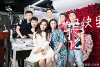 夫妻组合玖月奇迹离婚？女方晒生日合照不见男方