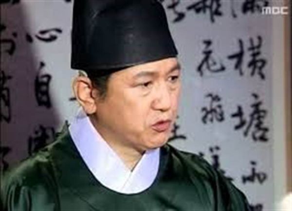 申国在《大长今》饰演尚膳大人。