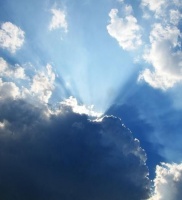 一个人最大的失败，是活在别人的世界里