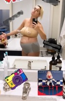 水果姐产后首晒自拍 腹部隆起手臂纤细