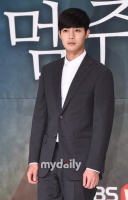 金贤重见义勇为救人 饭店冷静打电话施救晕倒厨师