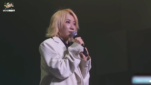 乃万