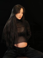 张纪中助理杜星霖回应生娃:女儿六斤4两 感谢老天