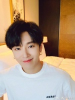 李汶翰后援会官博发文：这一仗做得很好 温暖稳妥