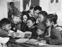 【品牌故事 】 “同行” 雷锋主题文创