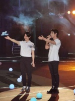 欢乐喜剧人！李振宁给大学生送祝福 喊话高考加油