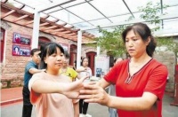 走向我们的小康生活|戏韵声中，生活更上层楼