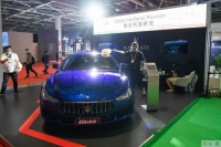 意大利国家馆吸引观众体验跑车背后的绿色可持续技术