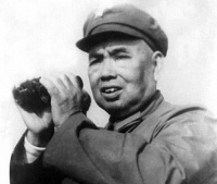 许世友正在看电影时，参谋进来说了几句话，许世友脸色大变