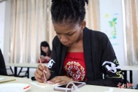 江苏常州：留学生体验非遗 感受中国传统文化