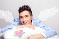 安以轩为安钧璨庆祝冥诞：亲爱的弟弟你又小了1岁