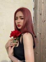 谢可寅借送水之名追星李荣浩 见到偶像秒变小怂包