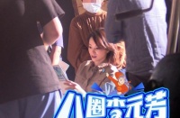 保养得当！46岁主持人董卿拍广告起范走模特步，怼脸生图不见细纹