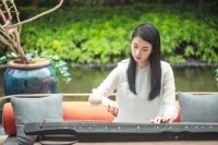 经典古琴曲《石上流泉》，明月松间照，清泉石上流！