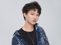 周深28岁生日感慨发文：原谅年纪大了的我