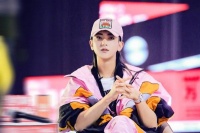 黄子韬开公司只求每个艺人都幸福：我不靠这赚钱