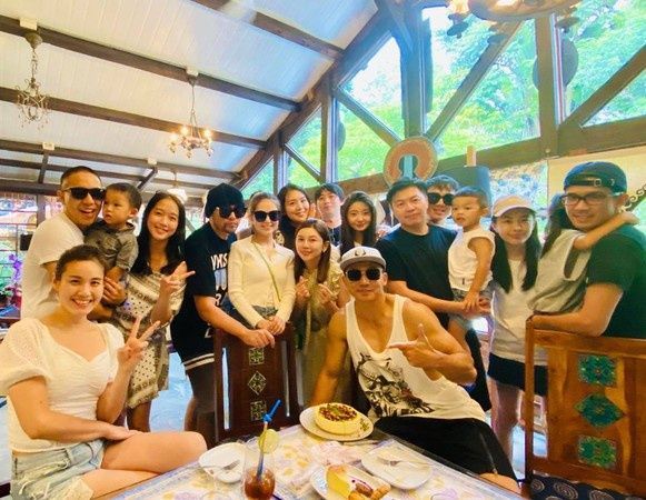 周杰伦、昆凌为刘畊宏策划生日派对。