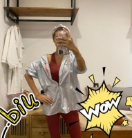 老戏骨高曙光获小16岁富商妻子探班，娇妻身材火辣看不出是孩子妈