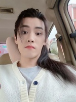 任豪讲述大海和月亮的故事 疑似回应前女友爆料