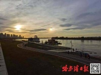 冰城被“两个太阳”刷屏，到底咋回事？