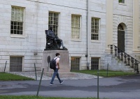 移民时代丨新冠危机下，一名留美中国博士生的跨文化抗争经验