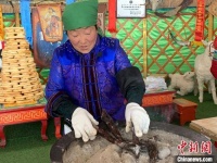 【文化扶贫在行动:内蒙古篇】科尔沁草原传奇老太：63岁网络带货、身家千万想让大家一起花