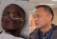 “黑脸”医生白回来了！再见救命恩人，他最想说……