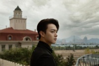 许凯礼貌婉拒合影要求却被路人吐槽：太牛了吧你