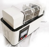 织物折皱屈挠测试仪和耐屈挠破坏性测定仪是一种仪器吗？