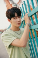 夏之光直播被cue恋爱小天才 停顿后仍礼貌回应